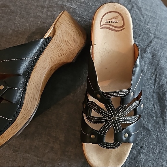 dansko wood and cork bottom clog heel Size 8, black sandals bejeweled comfort. - Picture 4 of 8